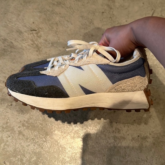 NEW BALANCE 327 - Picture 2 of 7